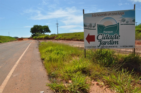 Prefeitura analisa, por mês, 2 projetos de loteamento 