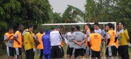 CAV treina sob chuva para jogo contra Tupã