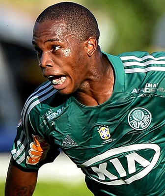 Poderoso Corinthians enfrenta o raçudo Palmeiras