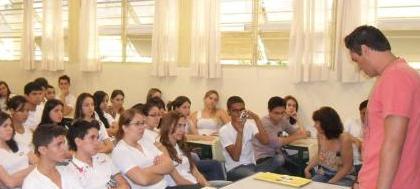 Unidade de Acolhimento aborda os riscos das drogas