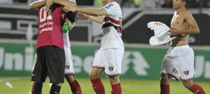 Tricolor supera fiasco e comemora a liderança