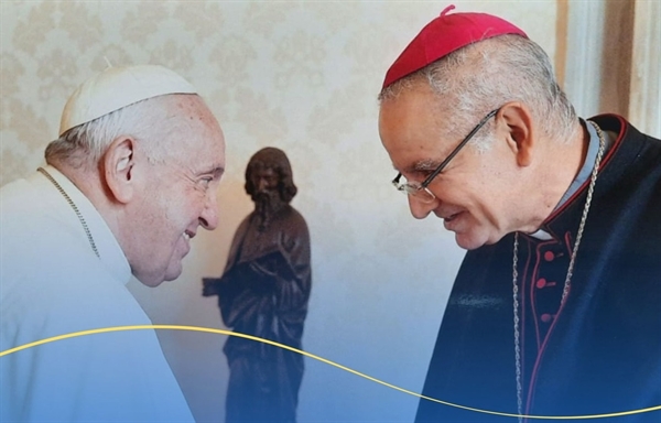 Papa Francisco e o bispo da Diocese de Votuporanga, dom Moacir Aparecido de Freitas (Foto: Diocese de Votuporanga)