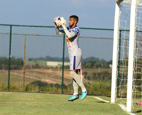 Goleiro Talles da Votuporanguense está prestes a renovar o contrato com a Votuporanguense para atuar na Copa Paulista (Foto: Rafael Bento/CAV)