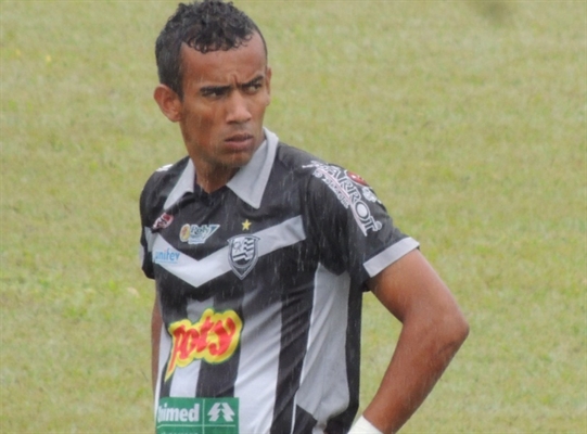Romário pede dispensa e deve assinar rescisão do contrato com o CAV