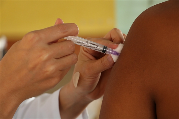 Para quem já tomou a vacina contra a Covid, a orientação é obedecer ao intervalo mínimo de 14 dias (Foto: Prefeitura de Votuporanga)