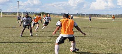 Alvinegra treina para amistoso em Jaboticabal