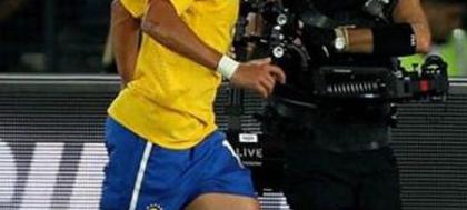 Mano comemora "evolução" da seleção