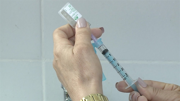 Vacinação contra a gripe: mais da metade — Foto: Reprodução/TV Globo