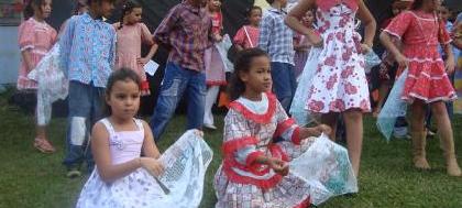 500 participam da festa junina da Irmão Mariano	