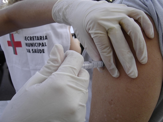 A aplicação da vacina é a única forma de prevenir a ocorrência de sarampo na população  (Foto: Prefeitura de Votuporanga)