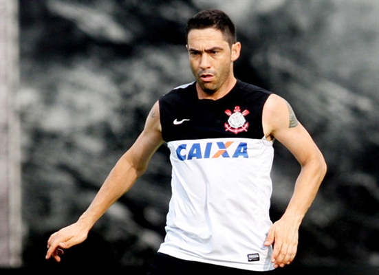 Chicão diz em rede social que pode deixar o Timão