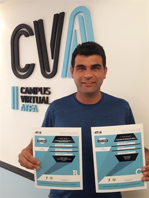 O técnico do Cavinho, Rainer Oliveira, concluiu o curso  da Associação de Treinadores do Futebol Argentino (Foto: Arquivo Pessoal)