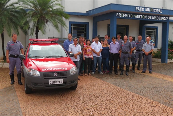 Base comunitária de Bombeiros de Valentim Gentil recebe viatura