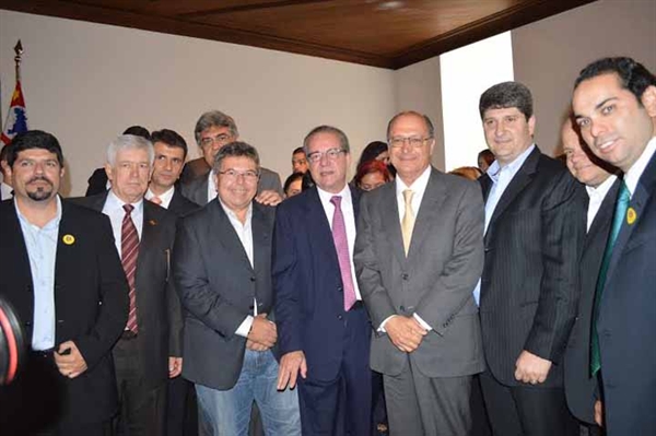 Assinado convênio para usina fotovoltaica