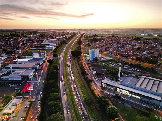 As obras da terceira faixa, entre as cidades de Mirassol e Cedral, estão previstas para iniciar no próximo ano (Foto: Prefeitura de Rio Preto)