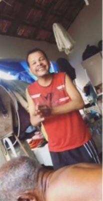 O corpo de Marcílio Rodrigues, de 43 anos, foi localizado em uma área de mata na zona Norte; não há indícios de crime (Foto: Reprodução)