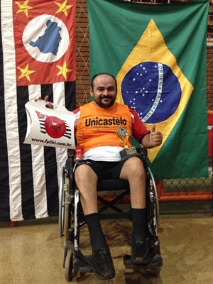 Paratleta atendido no Lucy Montoro é campeão em levantamento de peso