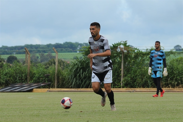 Zagueiro Paulo Henrique já se recuperou, está sem sequelas e já voltou aos treinos com todo o plantel   (Foto: Rafael Bento/CAV)