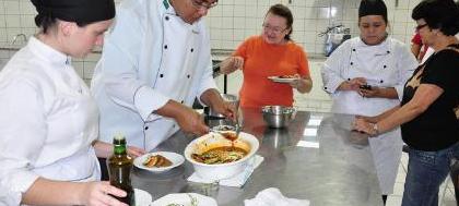 Alunos da Unifev oferecem degustação
