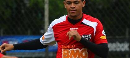 São Paulo enfrenta Furacão de olho na liderança