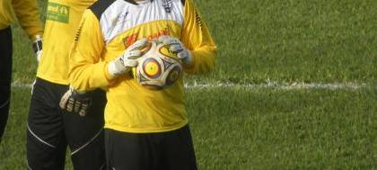 CAV treina com goleiro Cairo entre titulares