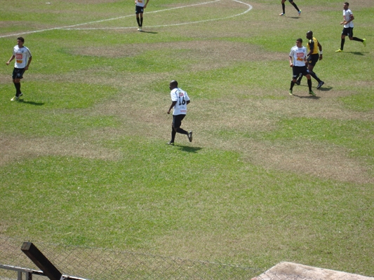 Romário marcou o segundo gol da goleada