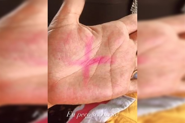 Mulher postou foto com X vermelho em sua mão nas redes sociais para pedir socorro; marido caminhoneiro foi preso e Bady Bassitt (Foto: Reprodução/Instagram)
