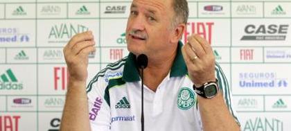 Felipão solta o verbo e critica jogador e diretoria 