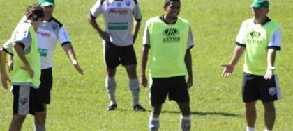 Técnico da Alvinegra faz mistério sobre escalação