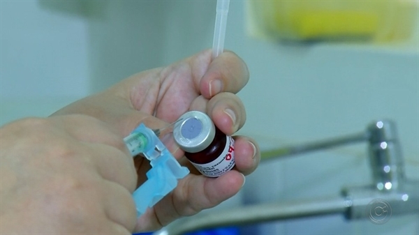 Vacina contra o sarampo chegou em Araçatuba — Foto: Reprodução/TV TEM