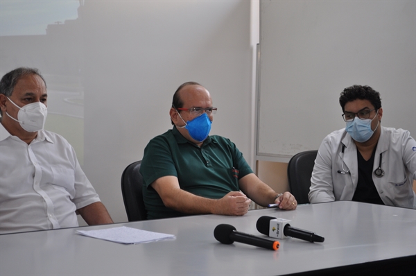 Dr. Chaudes, coordenador de urgência e emergência de Votuporanga, alertou para o colapso do 'Hospital de Campanha' e do 'Mini-Hospital' do Pozzobon (Foto: A Cidade)
