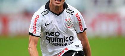 Com Liedson na lista, Tite relaciona 21 jogadores