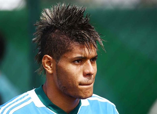 Leandro vira dúvida, e Kleina esboça Palmeiras quase completo