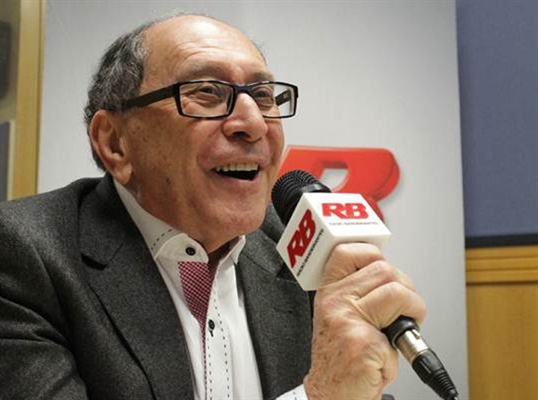 Locutor José Silvério comemora 50 anos de carreira