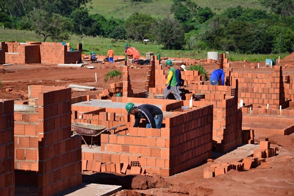 Construção de casas segue normal