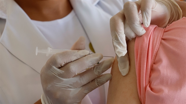 Denúncias de fura-filas da vacina ganharam as redes sociais depois da divulgação da lista de imunizados (Foto: Prefeitura de Votuporanga)