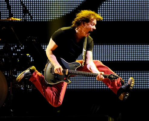 Eddie Van Halen, em foto de fevereiro de 2012 (Foto: Kevin Winter/Getty Images North America/Getty Images Via AFP/Arquivo)