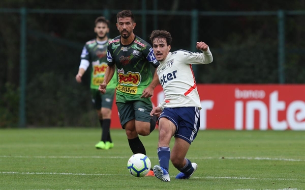 Ricardinho e Igor Gomes; São Paulo e Votuporanguense jogaram na tarde desta quarta-feira no CT da Barra Funda, na capital (Foto: São Paulo FC)