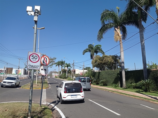 O equipamento “campeão” de registros de infrações é o instalado na Wilson Foz (Foto: A Cidade)