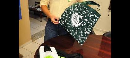 Supermercado faz campanha por sacolas retornáveis