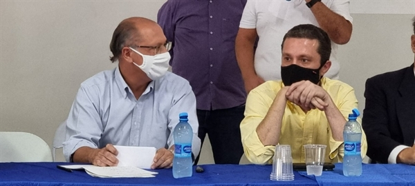 Ex-governador de São Paulo, Geraldo Alckmin (PSDB), participou de encontro em Nhandeara com o apoio do deputado federal Fausto Pinato (PP-SP) (Foto: Assessoria)