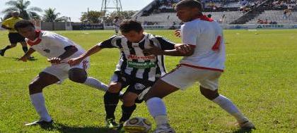 Alvinegra empata e segue na lider do Grupo 1