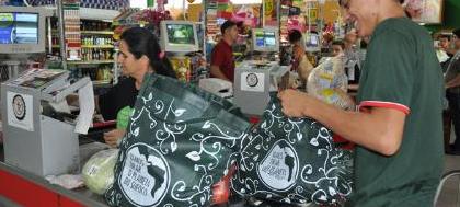 Apas propõe sacolas reembolsáveis para consumidor