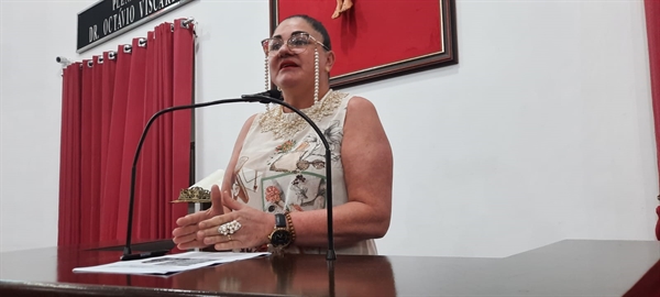 Na tribuna a vereadora Sueli Friósi enalteceu o evento que tem crescido cotidianamente em Votuporanga   (Foto: Assessoria)