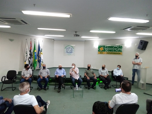 Adauto Mariola, Alexandre Giora, Rodrigo Beleza, Marcos Moreno e Salvador Castrequini são anunciados como secretários (Foto: A Cidade)