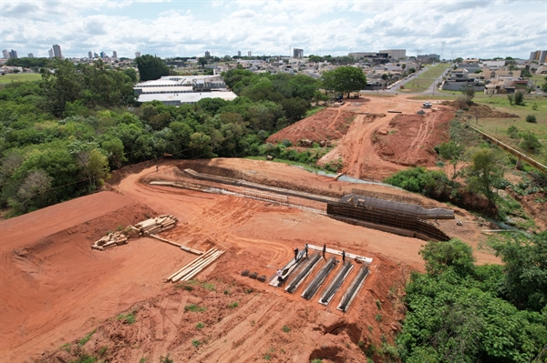 Paralisação por causa de “linhão” e chuvas intensas adia cronograma; nova etapa de infraestrutura só será iniciada após conclusão (Foto: Prefeitura de Votuporanga)