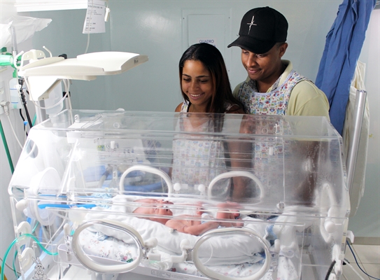 Após o nascimento, a UTI Neonatal permite visitas das 8 às 20h, sem limite de permanência (Foto: Santa Casa de Votuporanga)