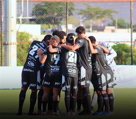 O CAV já contratou 16 jogadores (Foto: CAV)