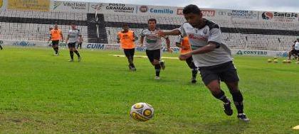 Com força total, CAV treina para "o jogo do acesso"
