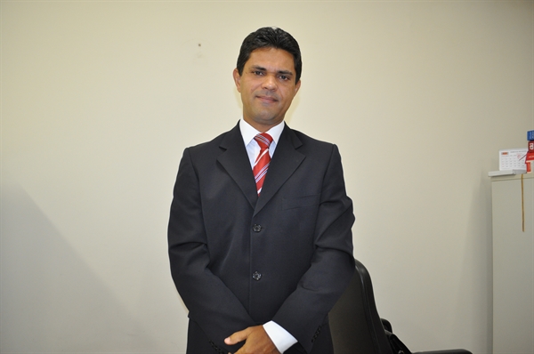O juiz eleitoral, Reinaldo Moura de Souza, aprovou as três candidaturas a prefeito de Votuporanga (A Cidade)